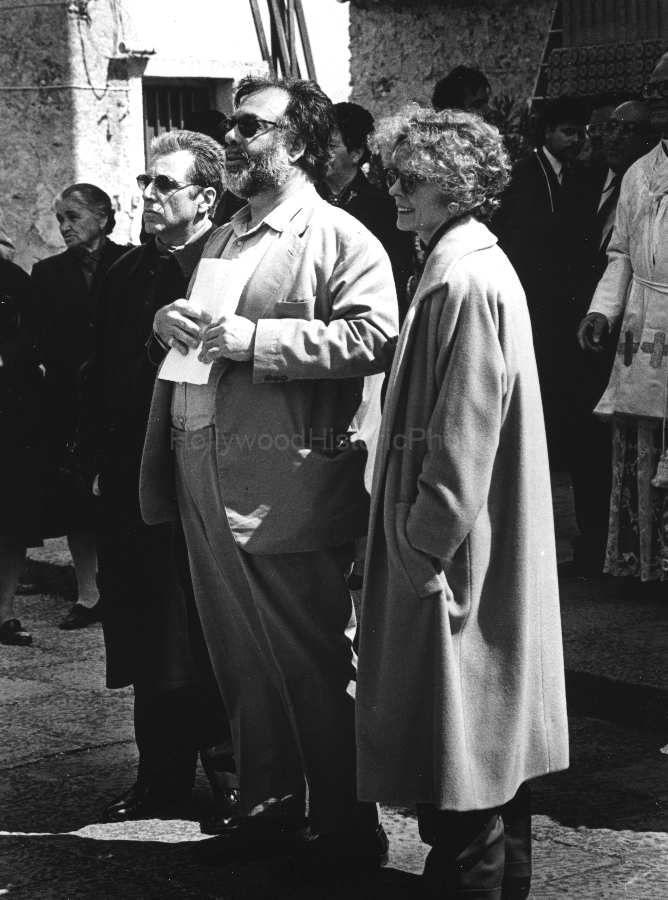 Al Pacino 1990 10 WM.jpg